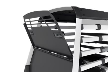 Thule Allax pozwala na dostęp awaryjny ewakuacyjny do psa